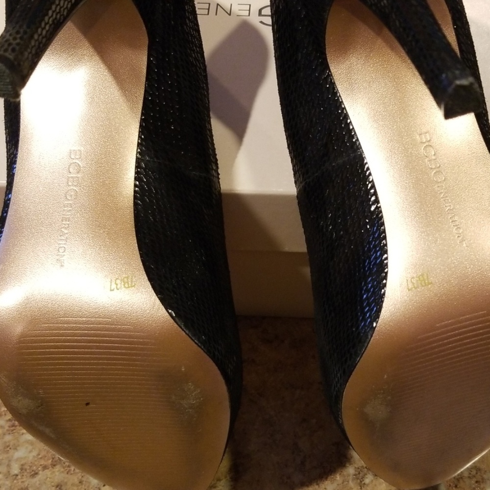 Shoe - Picture 4 of 7